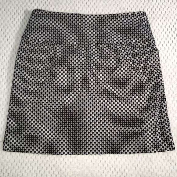 S.C.& Co.Black & White Skort Size Large Excellent Condition - Picture 2 of 6